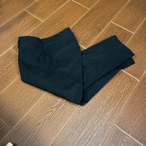 Old Navy pant black Pixie Crop mid rise flat front size 4 cotton spandex pockets